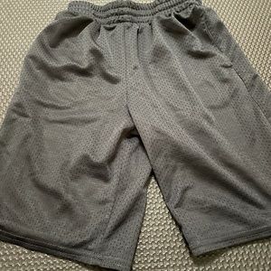 🔴 4 for $20 Boys Athletic shorts